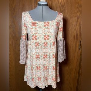 Umgee size Medium long sleeve summer top.